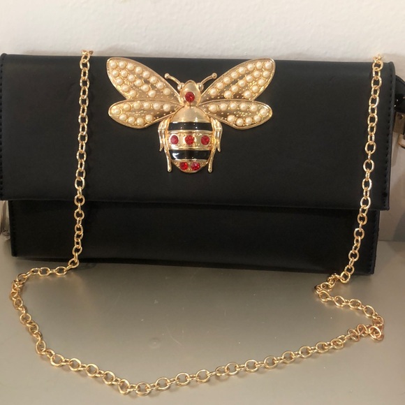 Host pick🎉🎉Gorgeous evening clutch by viviglam ❤️🌹❤️🌹 - Picture 2 of 8